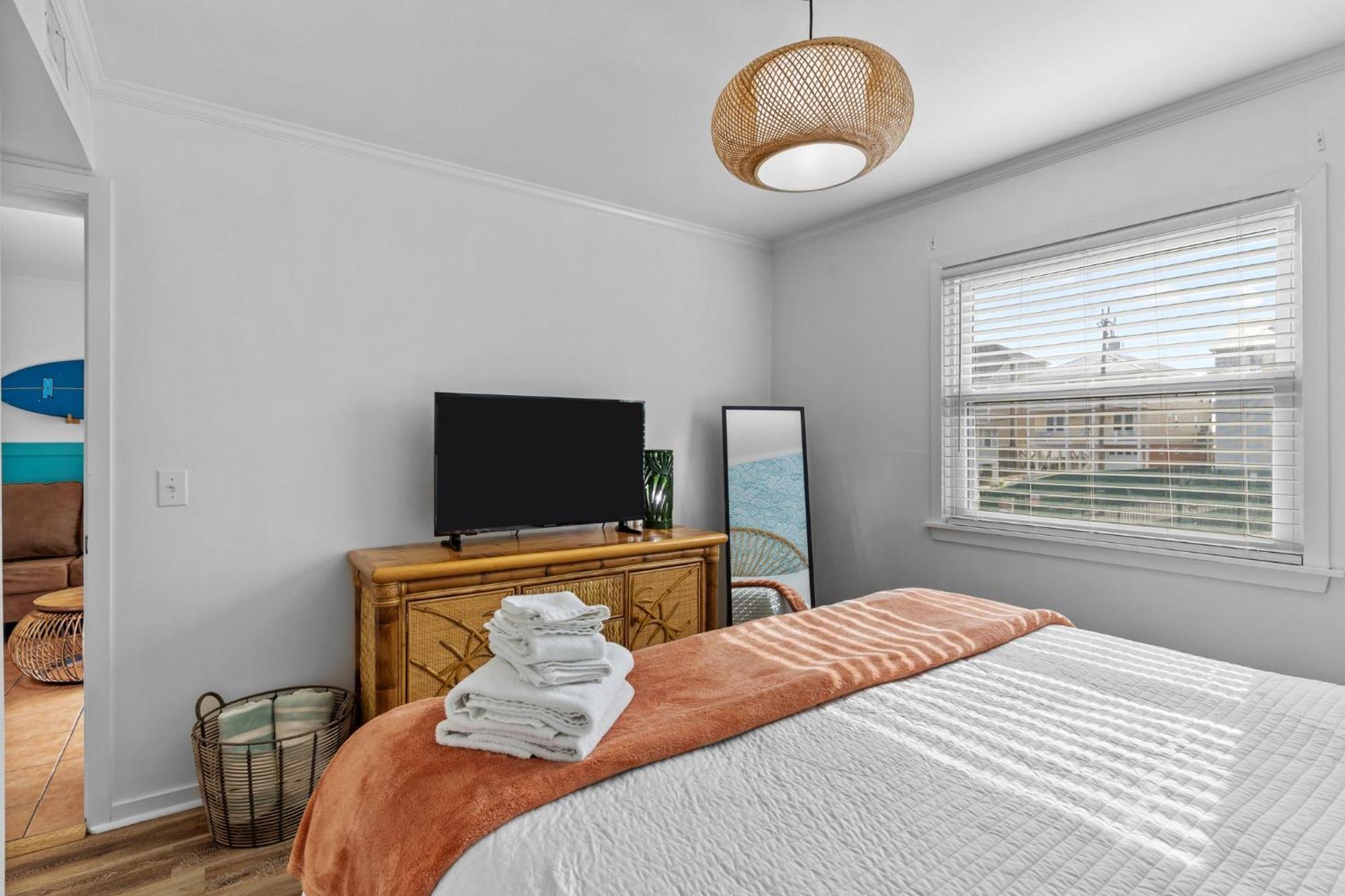 Hang Ten Hideaway, Pool, Condo, Parking - 6 Person Max Occupancy Каролина Бийч Екстериор снимка