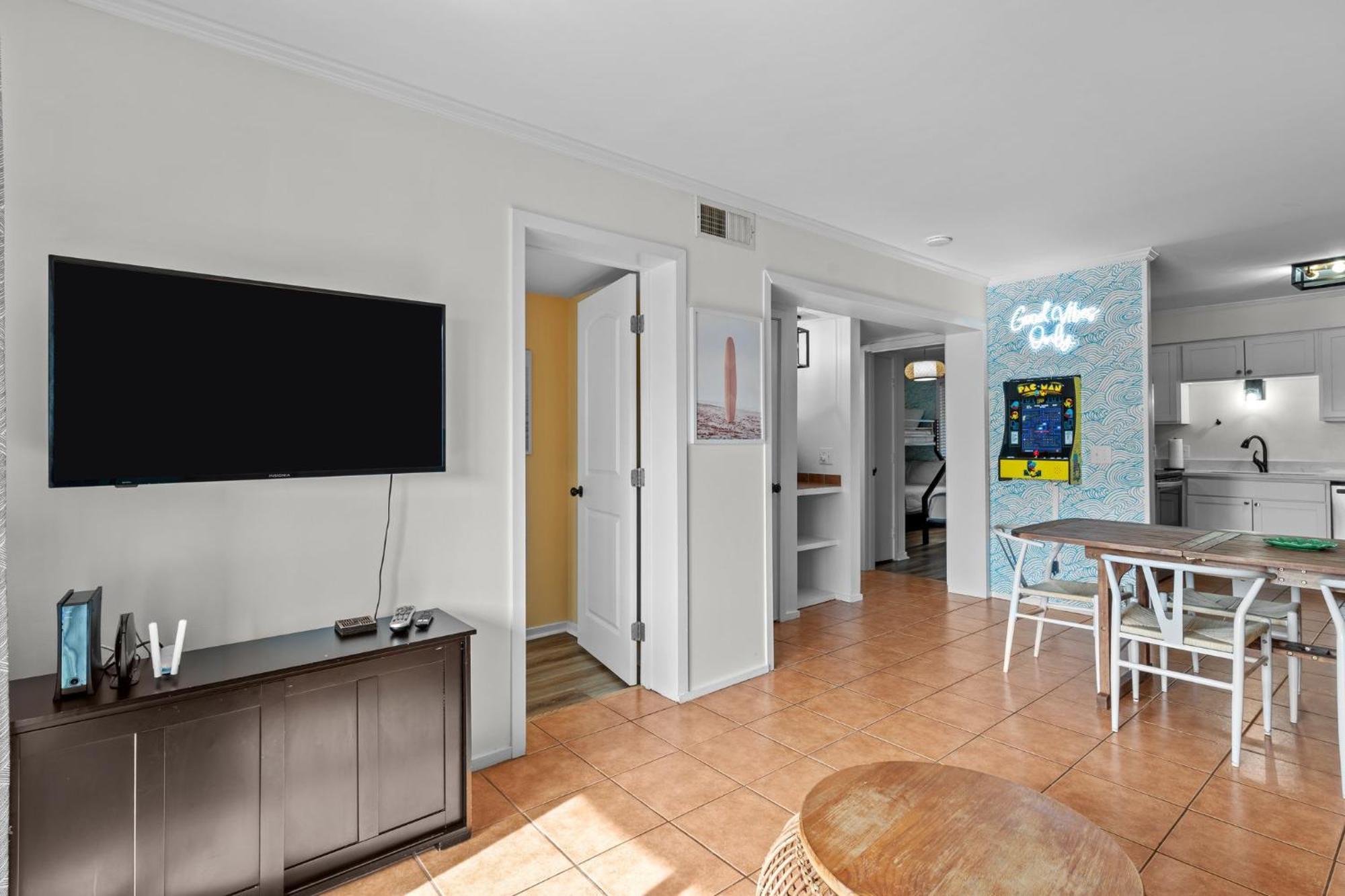 Hang Ten Hideaway, Pool, Condo, Parking - 6 Person Max Occupancy Каролина Бийч Екстериор снимка