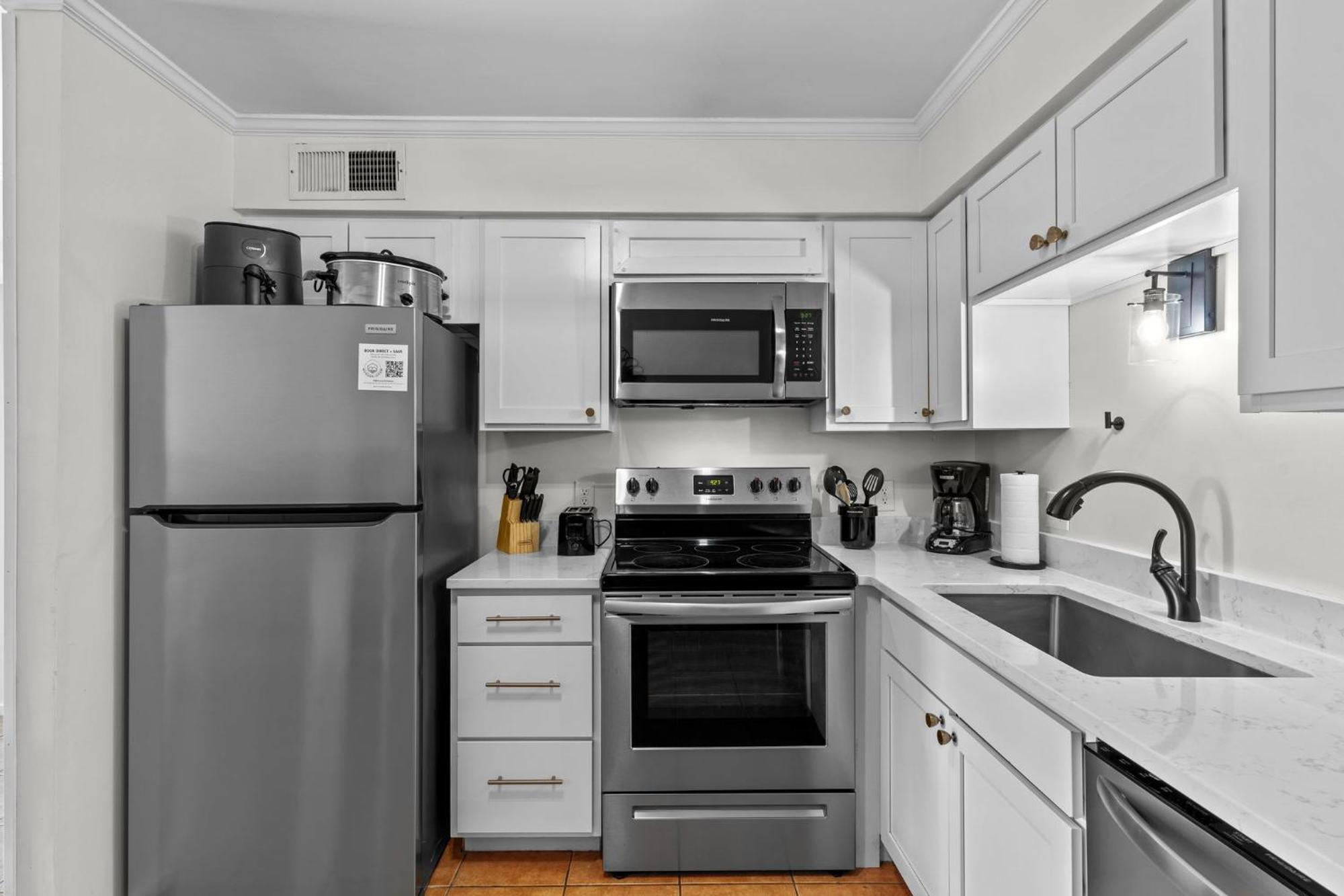 Hang Ten Hideaway, Pool, Condo, Parking - 6 Person Max Occupancy Каролина Бийч Екстериор снимка