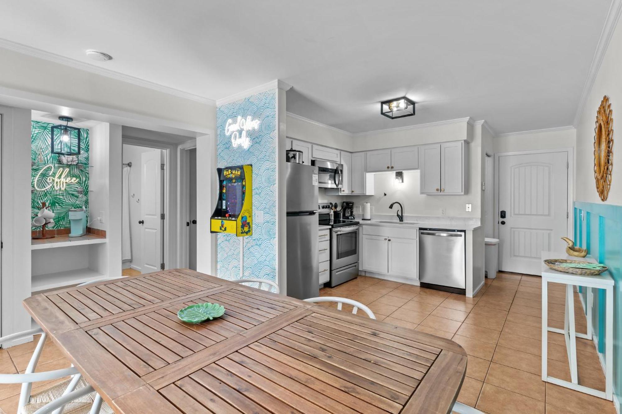 Hang Ten Hideaway, Pool, Condo, Parking - 6 Person Max Occupancy Каролина Бийч Екстериор снимка