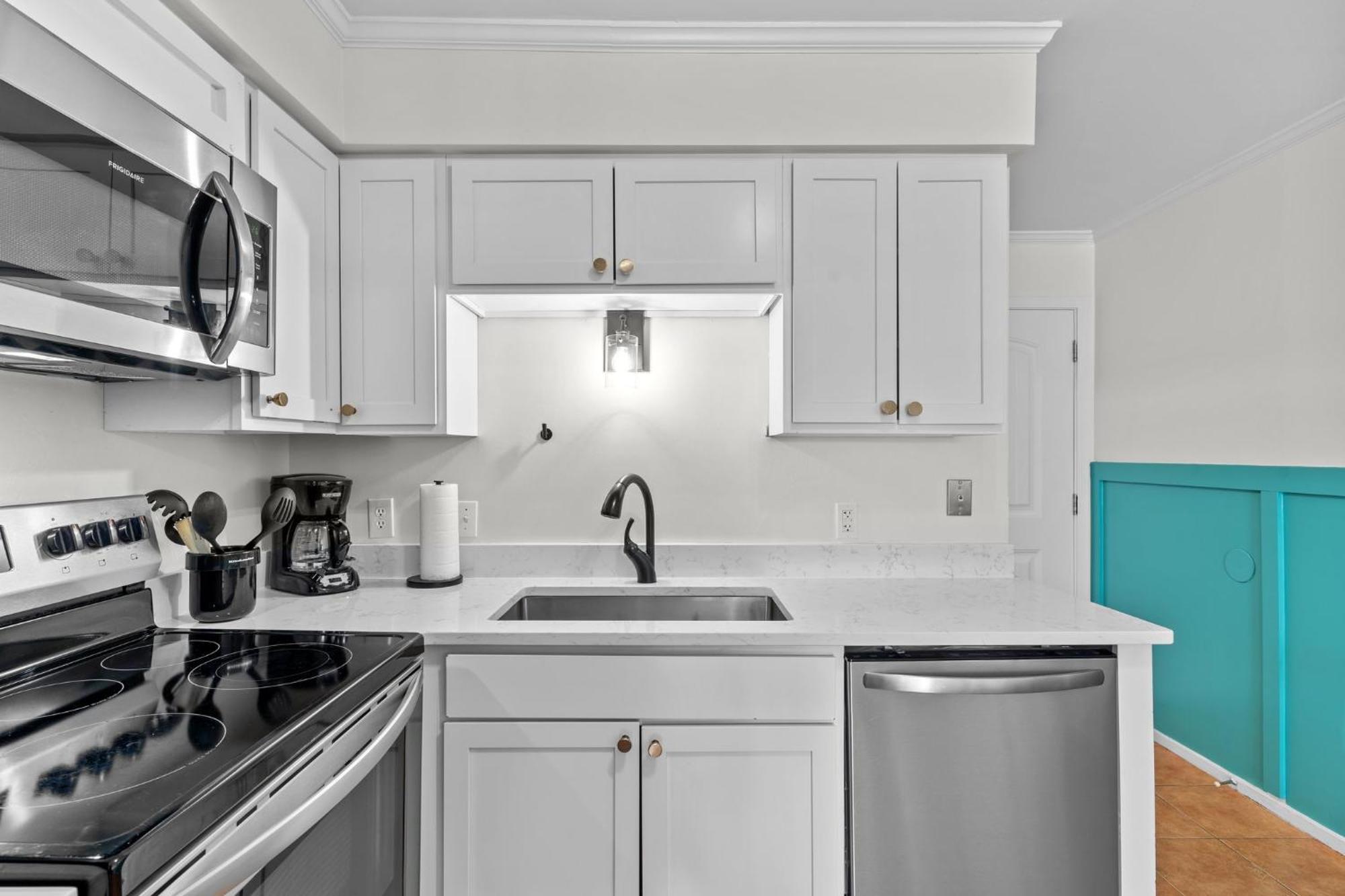 Hang Ten Hideaway, Pool, Condo, Parking - 6 Person Max Occupancy Каролина Бийч Екстериор снимка